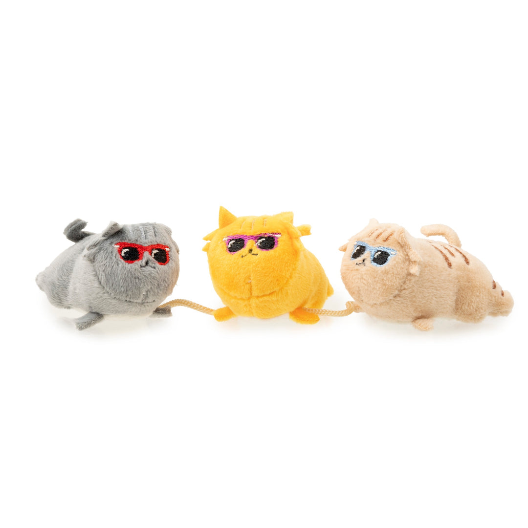 Juguete para gatos Cool Cats de FuzzYard con catnip, tres gatitos unidos por cuerda