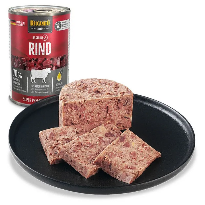 Comida húmeda Belcando Baseline RIND de ternera servida en plato para perros adultos