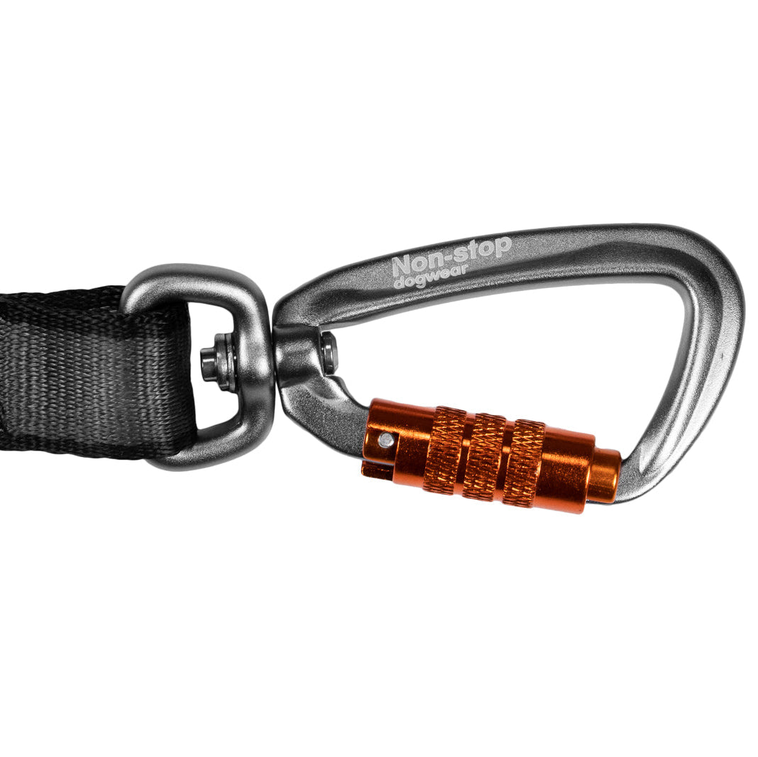 Primer plano del mosquetón Twistlock con cierre automático de la correa Non-stop dogwear Move Leash