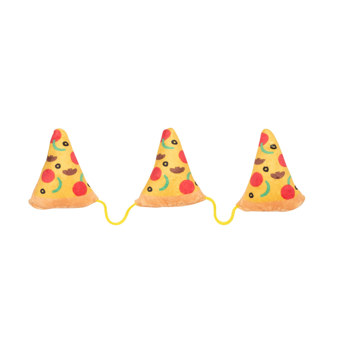 Juguete para gatos Pizza Party de FuzzYard con catnip, tres porciones de pizza unidas por cuerda