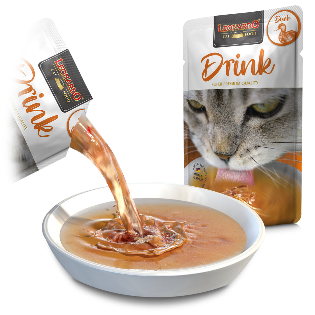 Leonardo Drink de pato y pollo servido en bol, caldo natural para mejorar la hidratación del gato.
