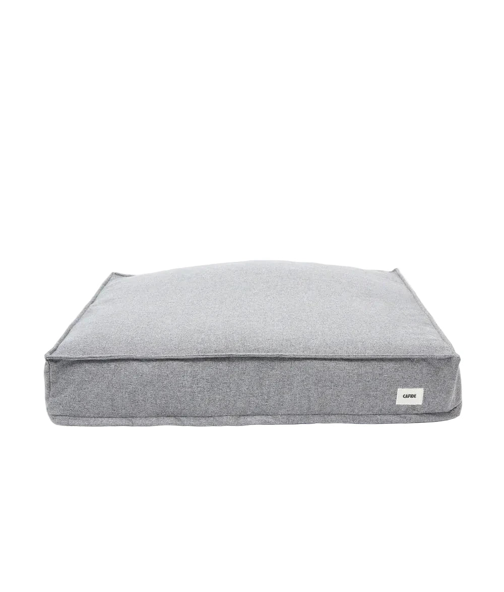 Modelo de colchon cuadra de color gris de la marca cafide